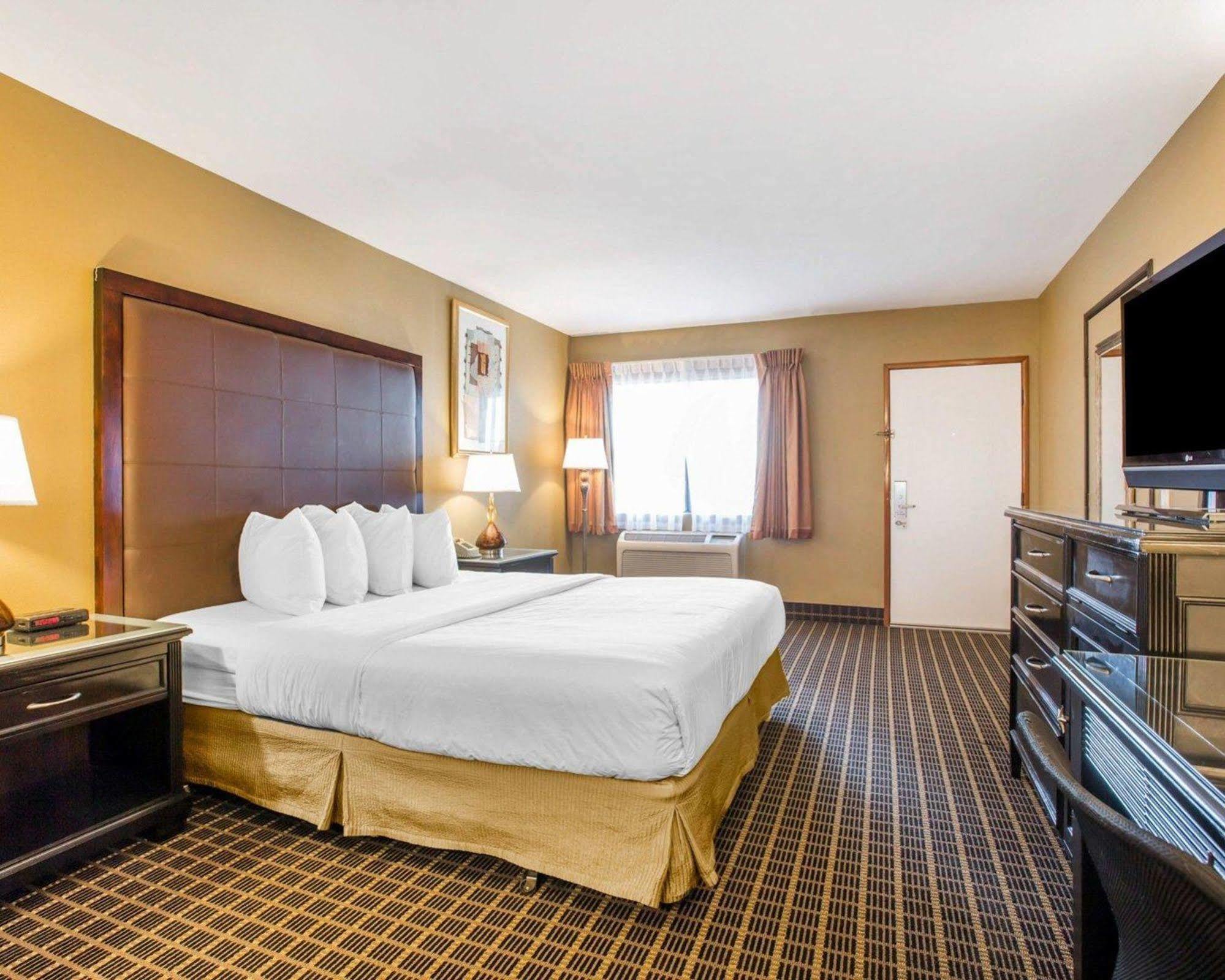 Quality Inn & Suites Westminster Seal Beach Exteriér fotografie